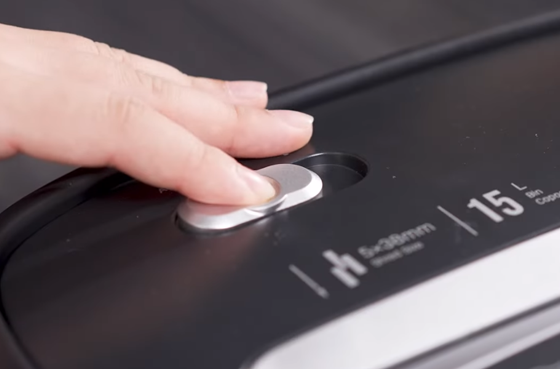 01 델리 E9947 종이 슈레더